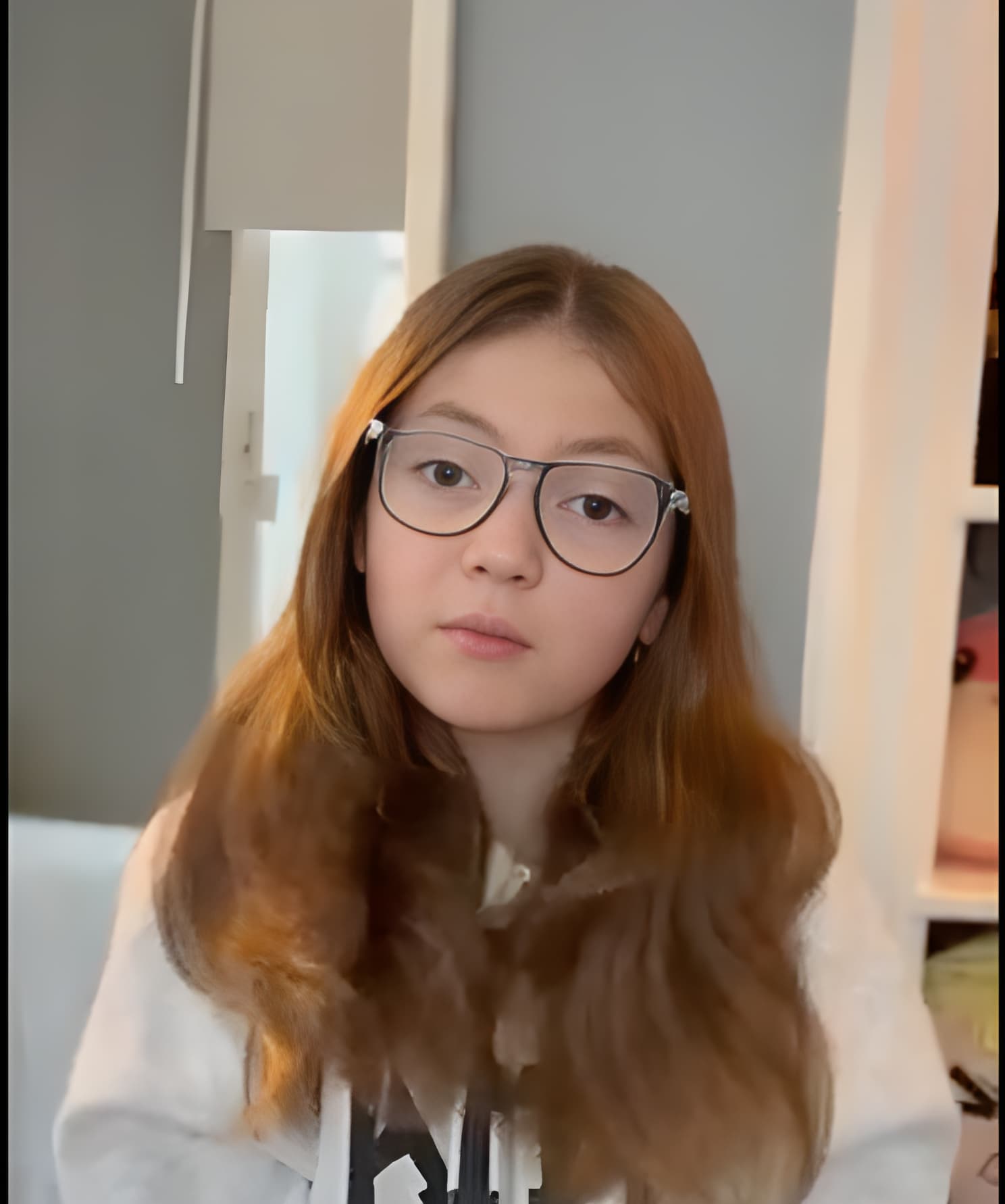 Video där en flicka säger att hon fått bättre läsförståelse med Imvi.